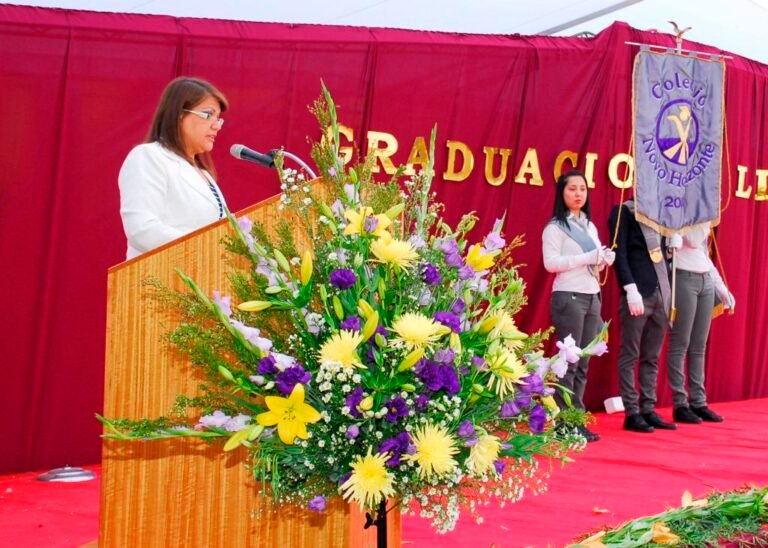 GRADUACIÓN Y TITULACIÓN 2012