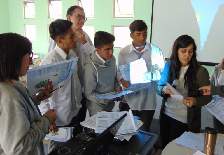Estudiantes de Novo Horizonte recibieron capacitación para Censo 2017