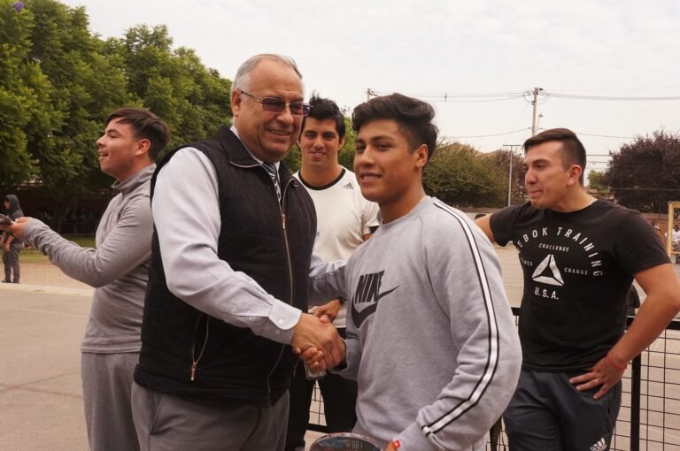 Con un torneo de tenis de mesa nos sumamos al Día Nacional del Deporte