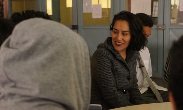 Escritora Arelis Uribe visitó Club de Lectura Novo Horizonte
