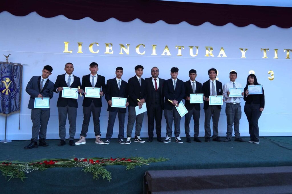Las imágenes de la esperada ceremonia de Licenciatura de 4tos Medios y Titulación 2023 — foto 2