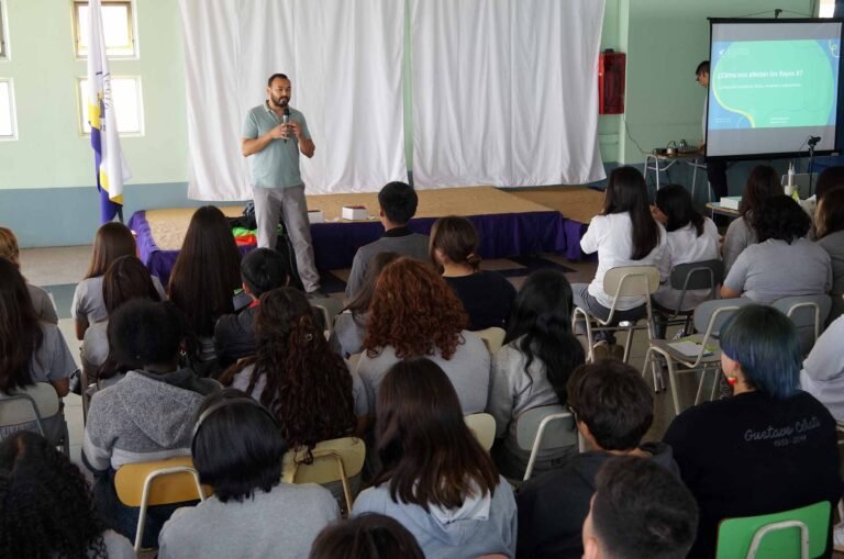 Dos charlas dieron vida al «2do Encuentro científico UTEM – Novo Horizonte»